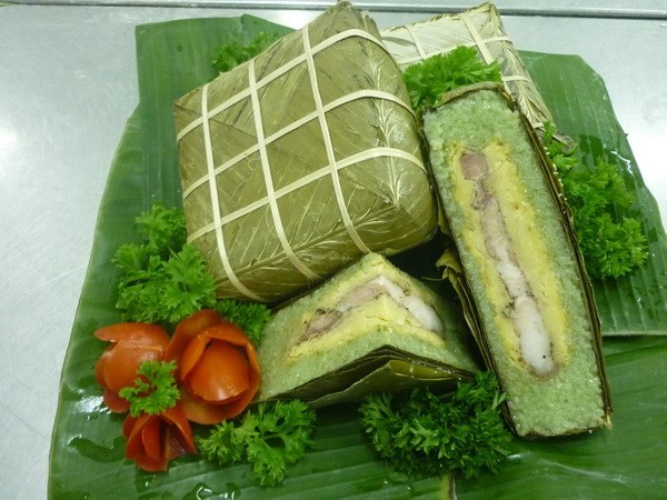[-]Không[-]nên[-]chọn[-]bánh[-]chưng[-]có[-]lá[-]màu[-]xanh[-]mướt